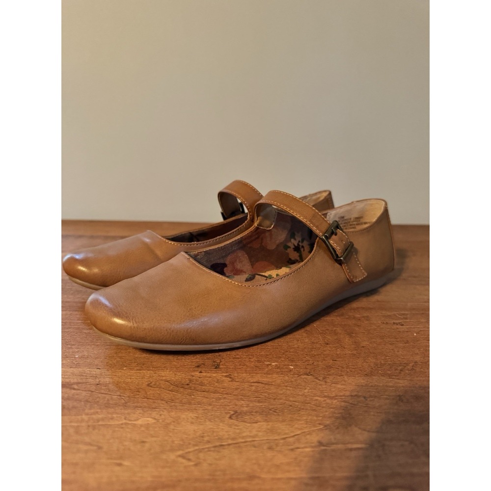 BORN Boc Women's 10 M Brown Mary Jane Flats Buckle Strap Floral Lined Shoes